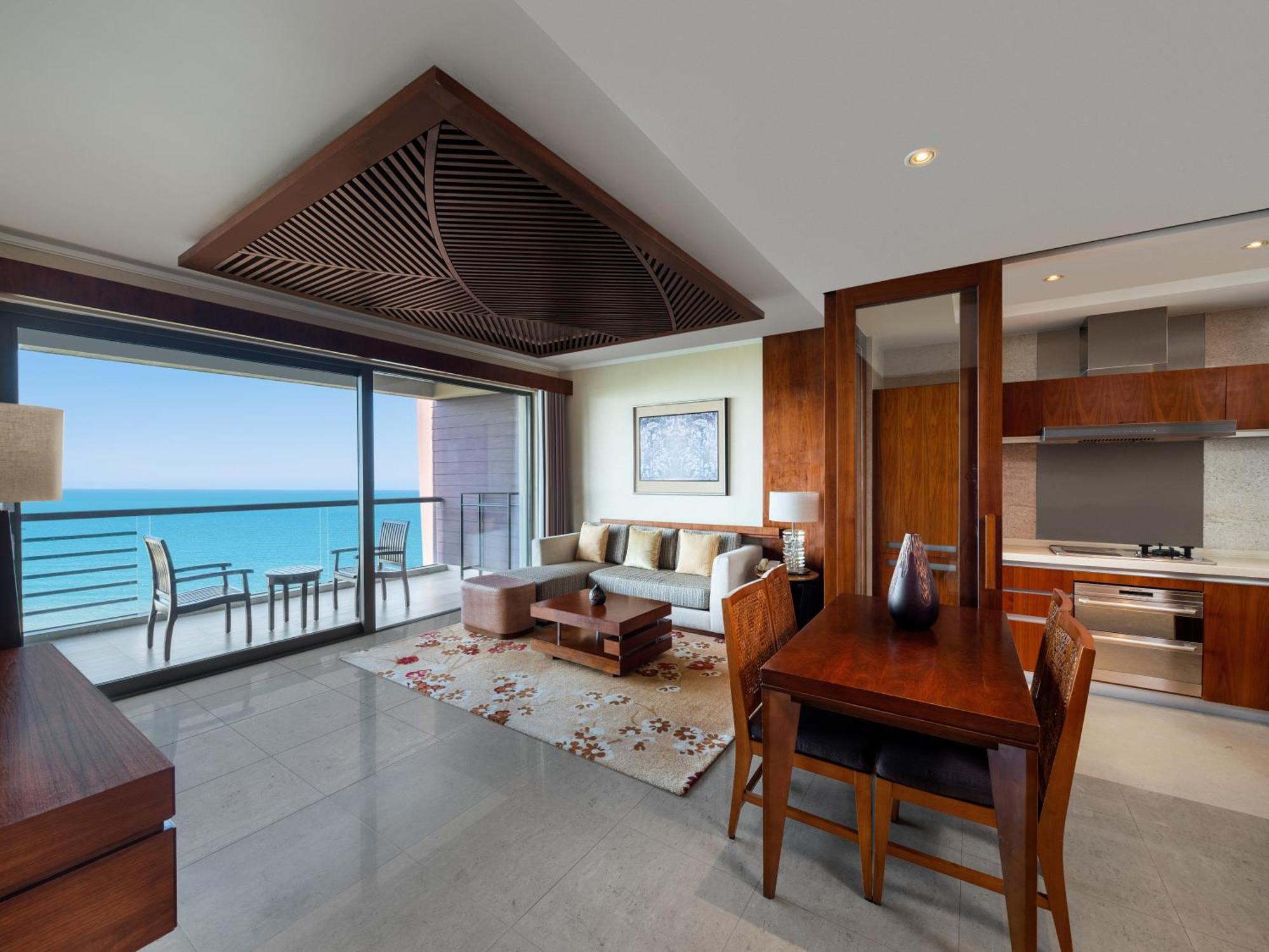Pullman Oceanview Sanya Bay Resort & Spa Esterno foto